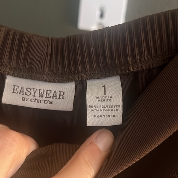 Chico’s, brown capri pants, size 1/Medium - Picture 4 of 6